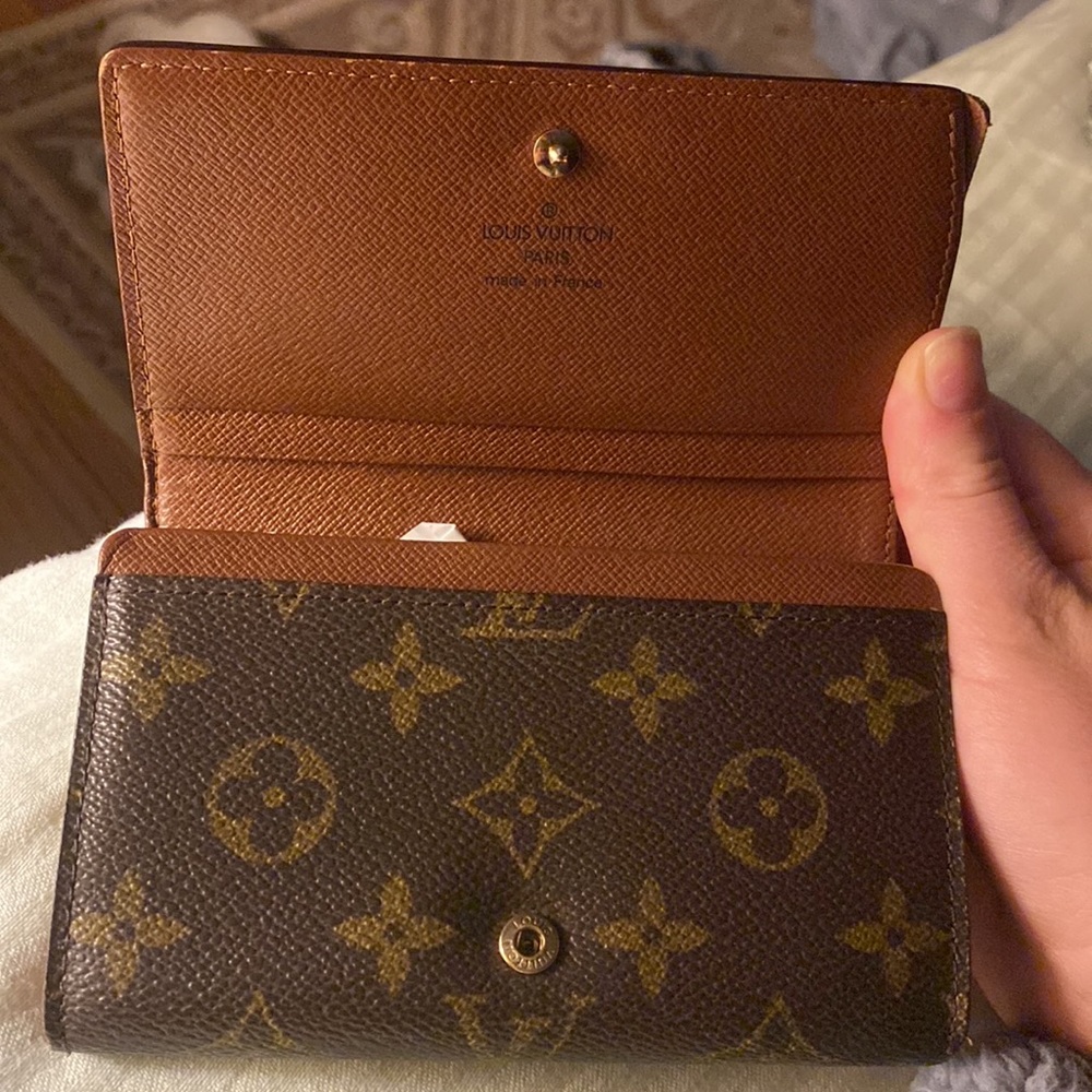 Louis Vuitton Wallet (Compact)